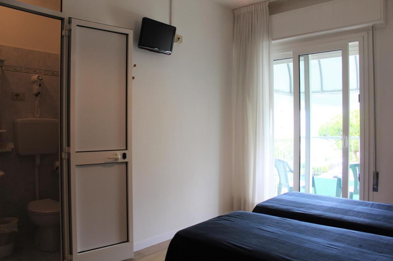 Hotel Palme Park & Beach Included ลิโดดิเยโซโล ภายนอก รูปภาพ