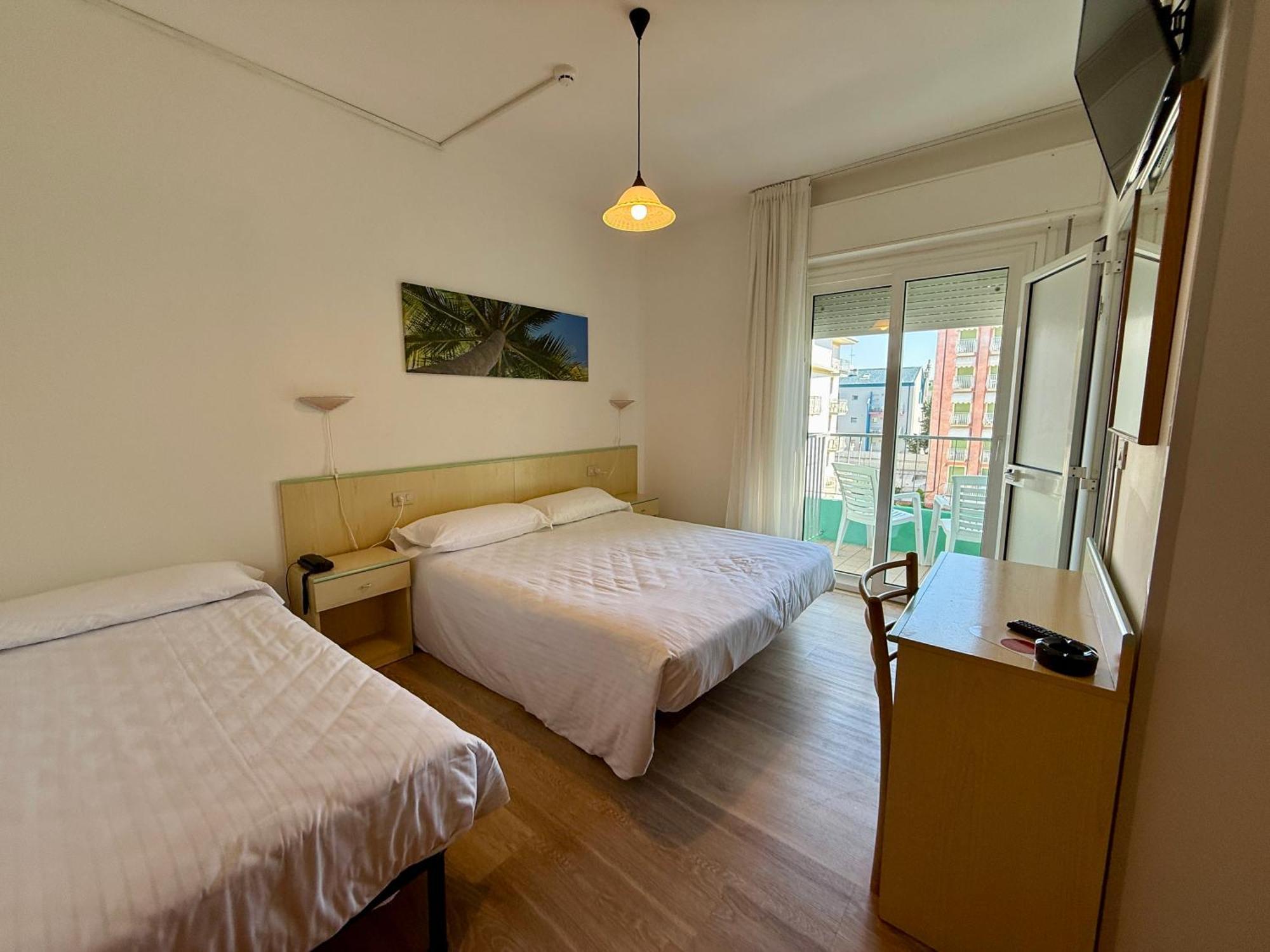 Hotel Palme Park & Beach Included ลิโดดิเยโซโล ภายนอก รูปภาพ