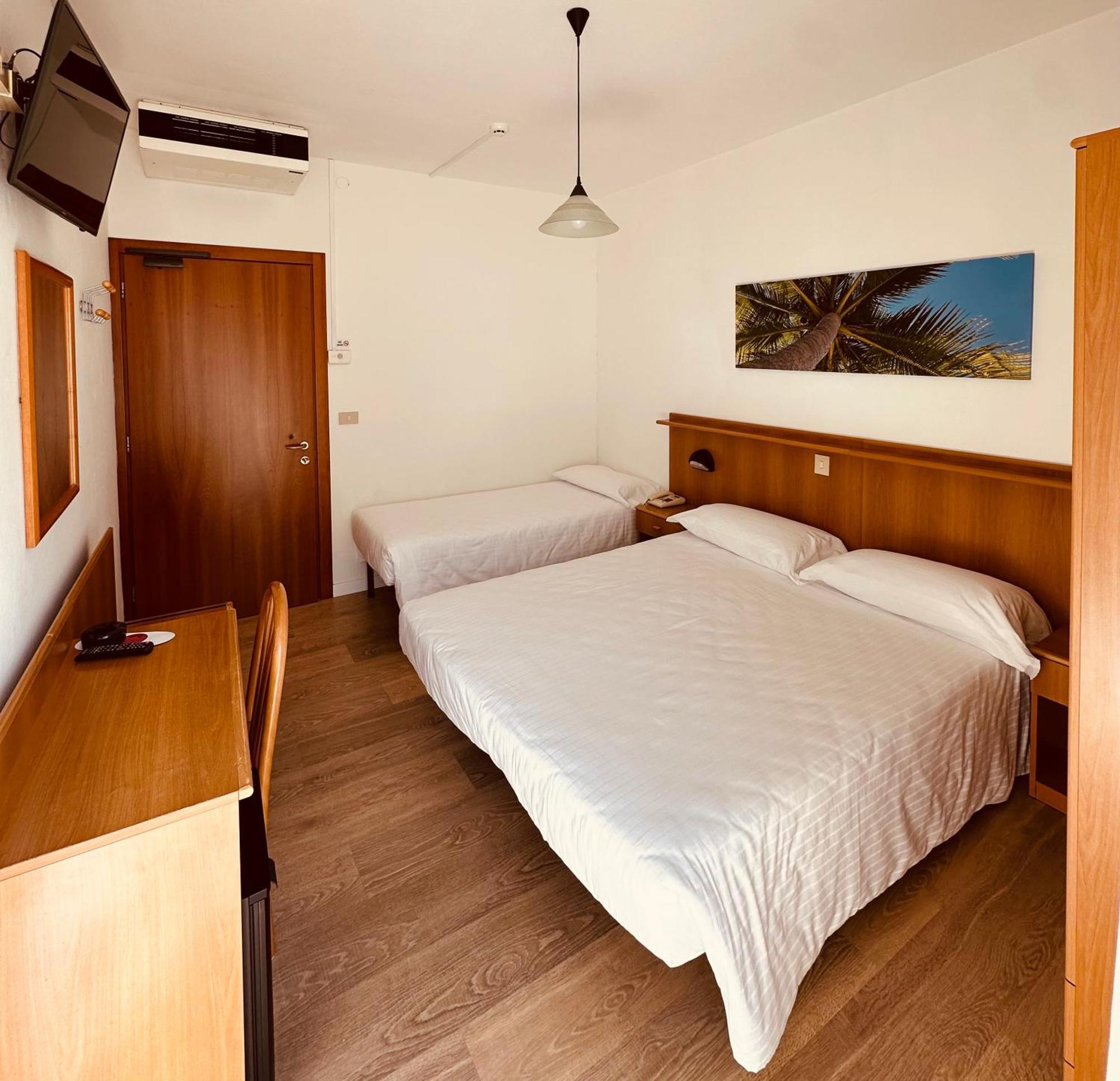 Hotel Palme Park & Beach Included ลิโดดิเยโซโล ภายนอก รูปภาพ